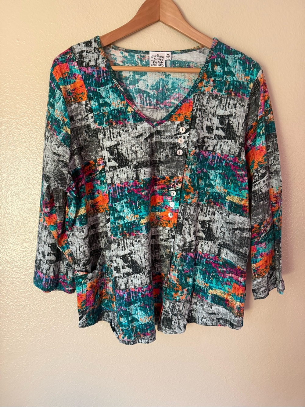 Parsley & Sage Abstract Multi-Color V-Neck Button Front Top